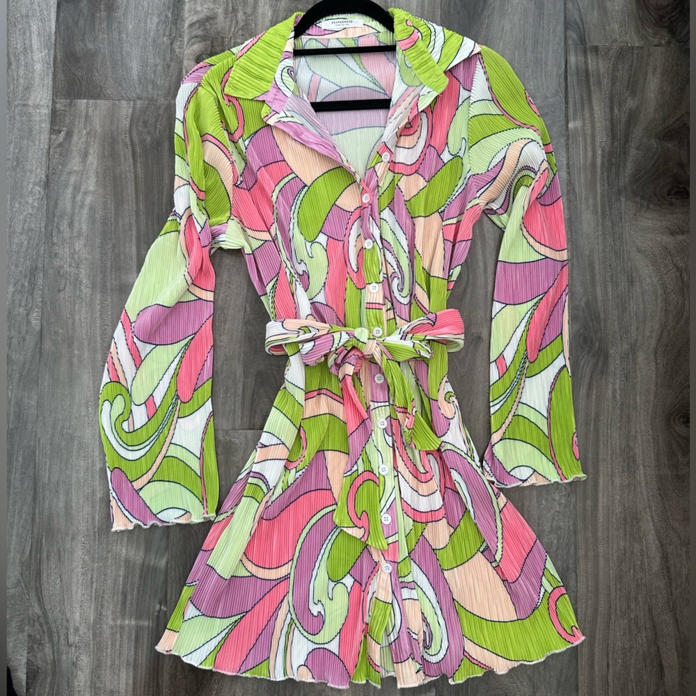 PEPPERMAYO BUTTON DOWN SHIRTDRESS WITH TIE. BRAND NEW! Perfect condition size 2